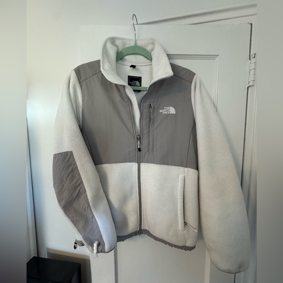White Northface Jacket - Picture 1 of 4